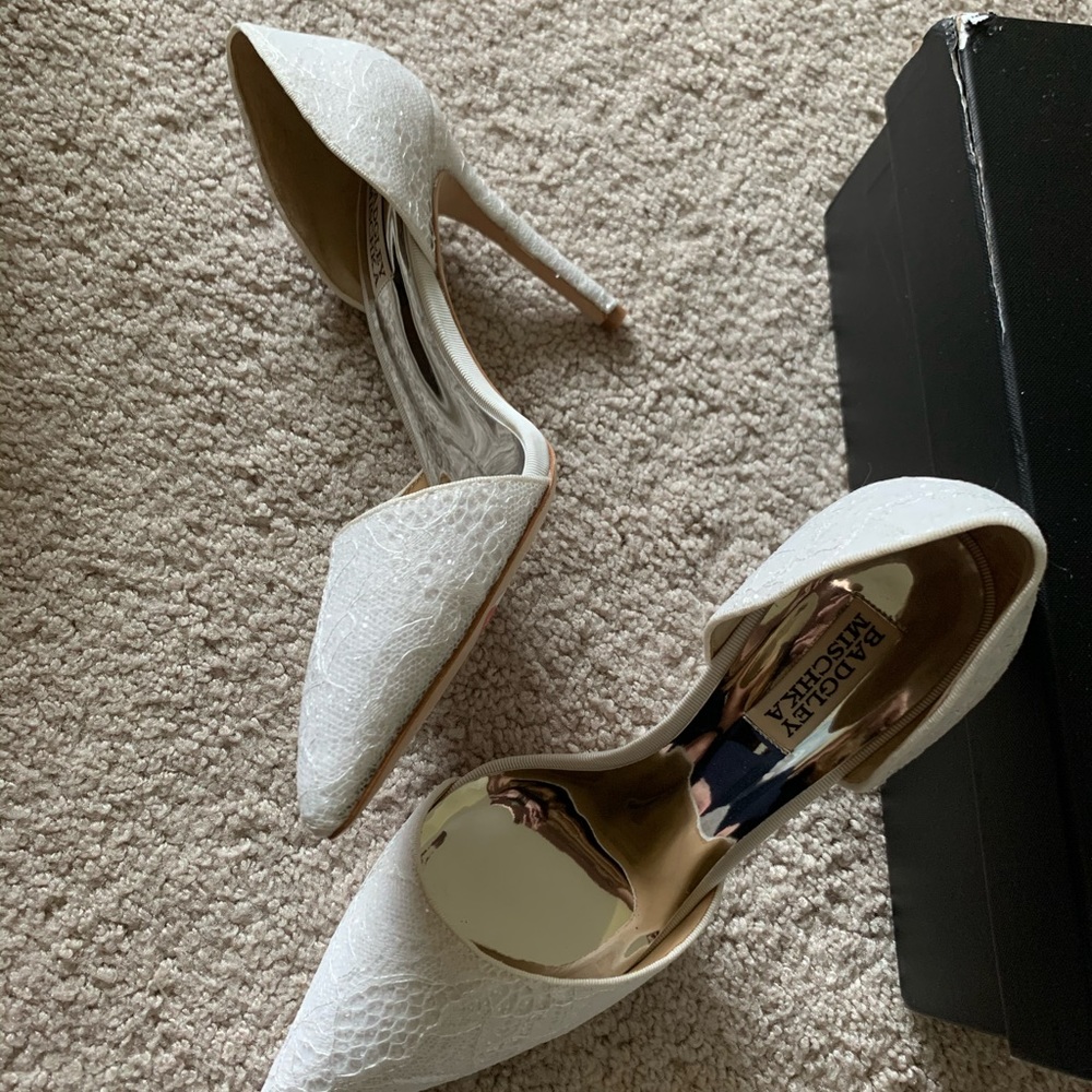 Badgley Mischka Lola II D’orsay Pumps white lace